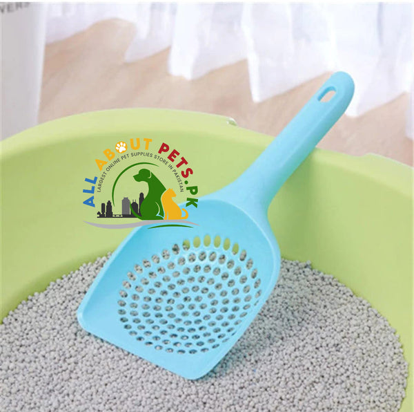 Easy litter outlet scoop